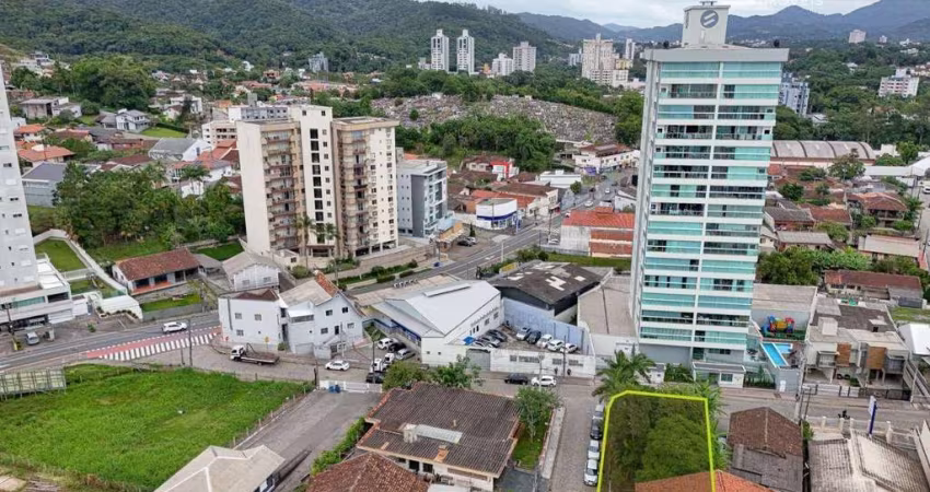 Terreno à venda, 330 m² por R$ 700.000,00 - Velha - Blumenau/SC