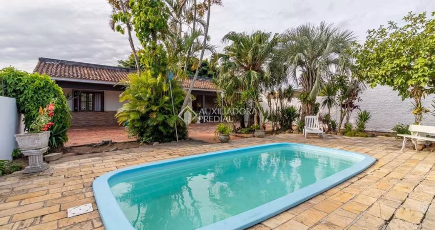 Casa com 2 quartos à venda na Rua José Alves de Castro, 70, Vila Nova, Porto Alegre