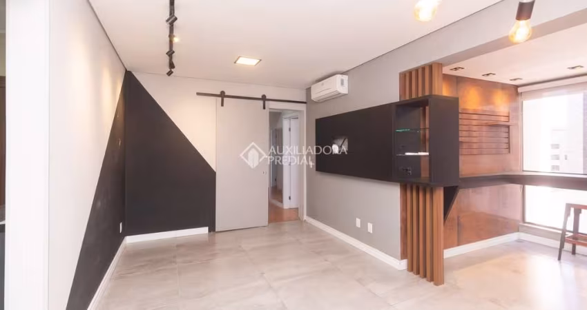 Apartamento com 3 quartos para alugar na Avenida João Wallig, 1855, Passo da Areia, Porto Alegre