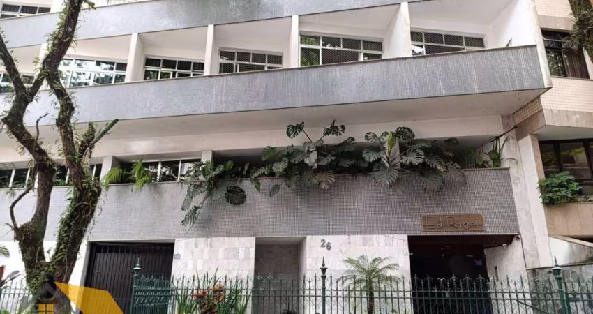 Vendo Apartamento no Centro com 3 Quartos Mais Dependência Completa e Garagem