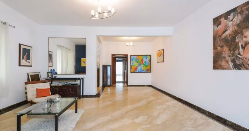 Casa tipo para venda com 3 quartos, sendo 2 suítes, 250m²
