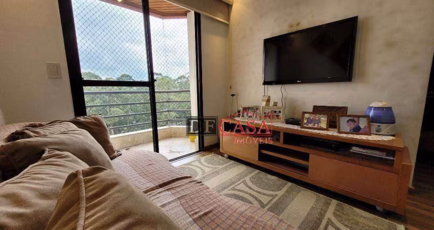 Apartamento em Vila Carmosina