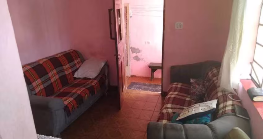 Sala, Banheiro térreo, Copa, Cozinha, 3 Quartos e Banheiro andar superior Quintal, Lavanderia e Cômo