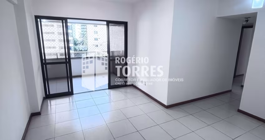 Apartamento a venda de 3/4, 1 suíte + dependência e 2 garagens no JARDIM ARMAÇÃO