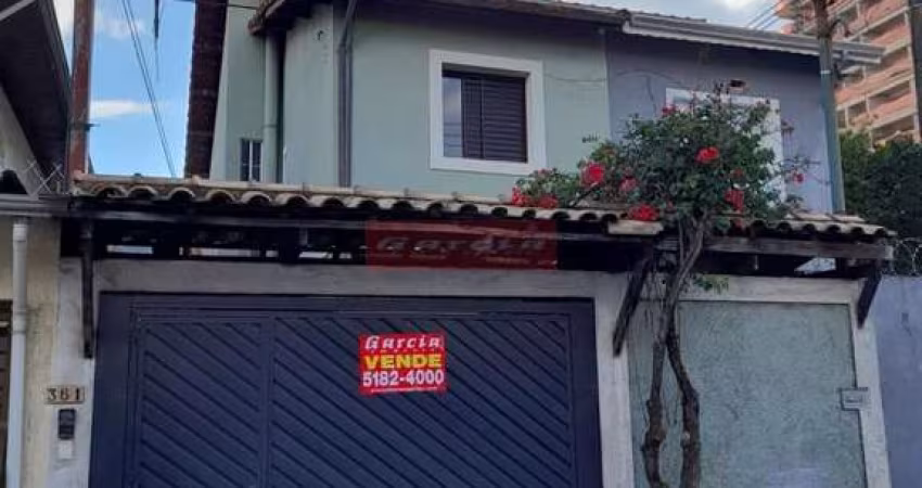 Excelente casa com Sobrado e ótima localização na Chácara Santo Antonio.