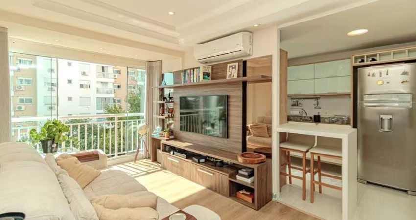 Apartamento à venda no bairro Passo da Areia - Porto Alegre/RS
