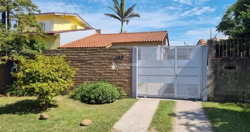 Casa com 2 quartos à venda na Rua Irmão Nicolás Rubio, 167, Ponta Grossa, Porto Alegre
