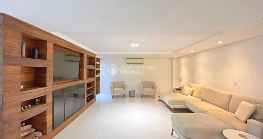 Casa em condomínio fechado com 4 quartos à venda na Avenida Coronel Marcos, 550, Pedra Redonda, Porto Alegre
