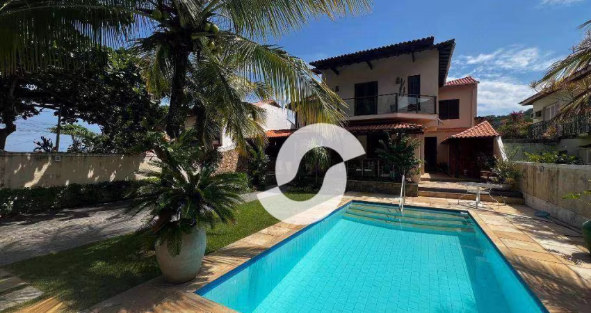 Casa Duplex, 5Qts, 2 Suites, 4 vagas, a poucos passos da areia de itacoatiara, Niteroi/RJ
