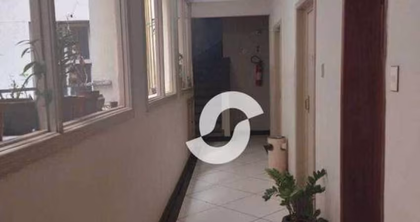 Vendo um apartamento com ótima localização