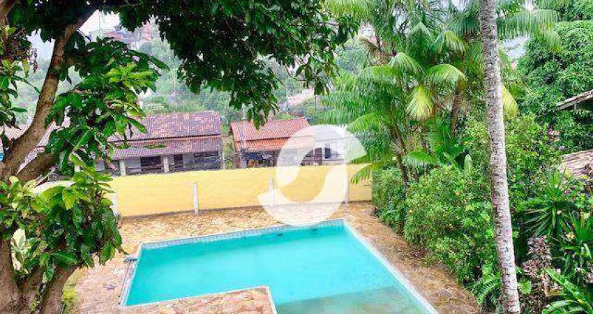 Casa com 4 dormitórios à venda, 440 m² por R$ 970.000,00 - Pendotiba - Niterói/RJ