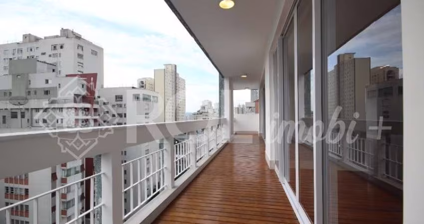 Cobertura em Higienópolis: 4 quartos, 2 suítes, 3 salas, 5 banheiros, 2 vagas, 382m² em São Paulo-SP!