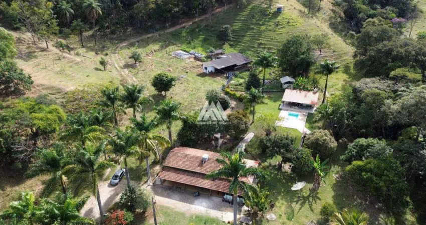 Vendo sítio em Itaúna em excelente localização!