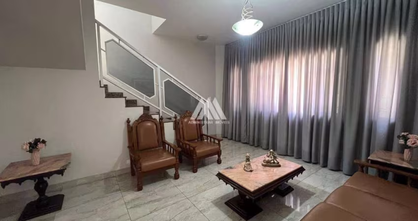 Vendo casa em Itaúna com área gourmet, piscina e sauna em ótima localização