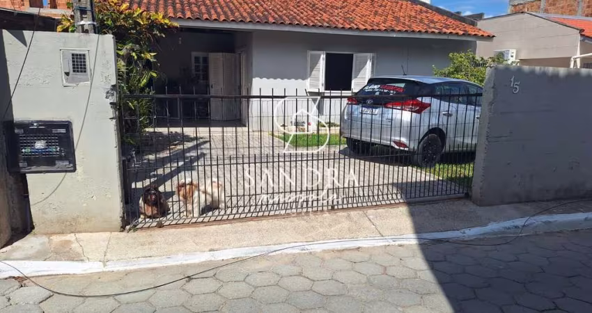 Casa à venda no bairro São João do Rio Vermelho - Florianópolis/SC
