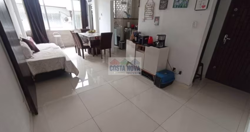 Apto 1 dormitório reformado próx à praia do Gonzaguinha, em SV