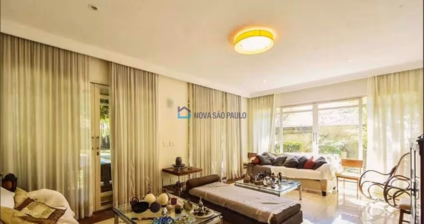 Casa. Campo Belo. LOCAÇÃO. Com 370m², 4 quartos, 5 vagas.