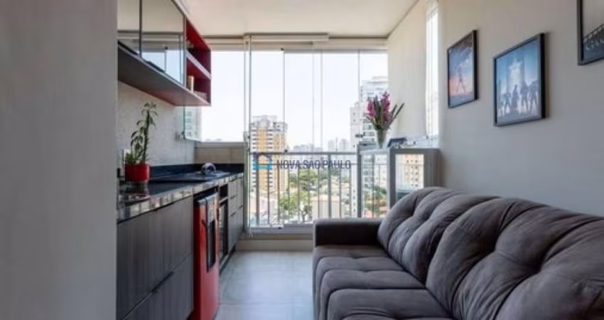 Apartamento 2 dormitórios, suíte, sacada. Chacara Inglesa.