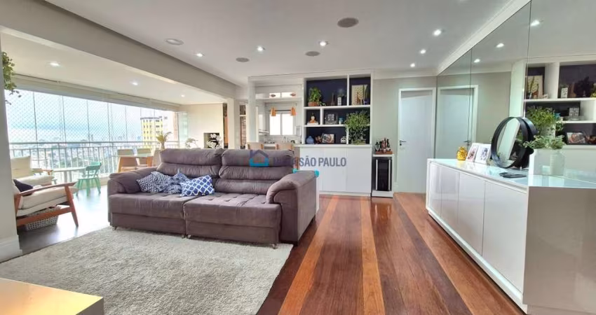 Apartamento à venda, 3 suítes, 3 vagas demarcadas e livres, com varanda gourmet!