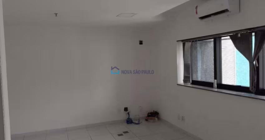 Imóvel Comercial no Edifício Torres do Ibirapuera - Excelente Localização e Preço Abaixo do Mercado