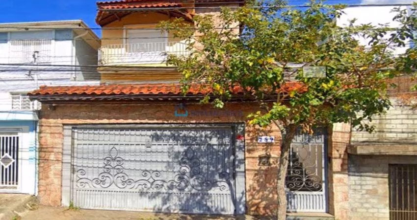 Sobrado 3 suítes 5 vagas com acabamento de primeira linha a 250m² do Assai - Jabaquara