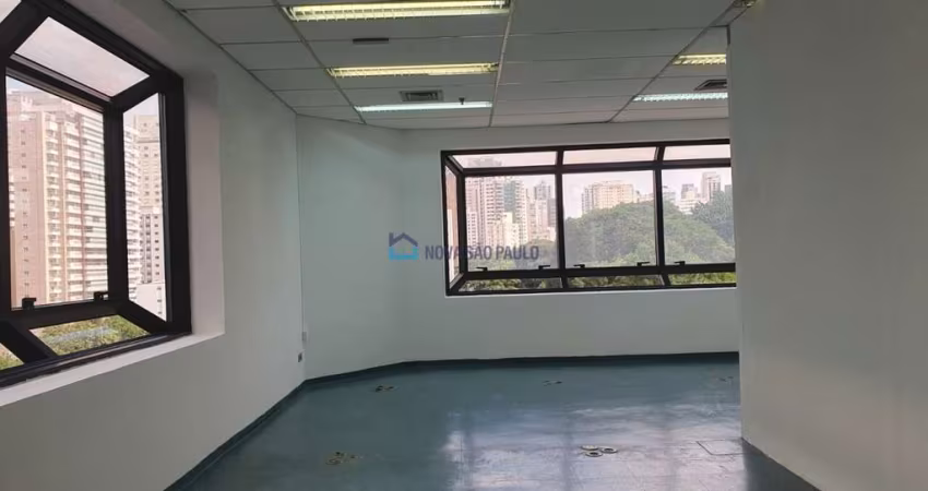 Conjunto comercial próximo ao Parque da Àgua Branca