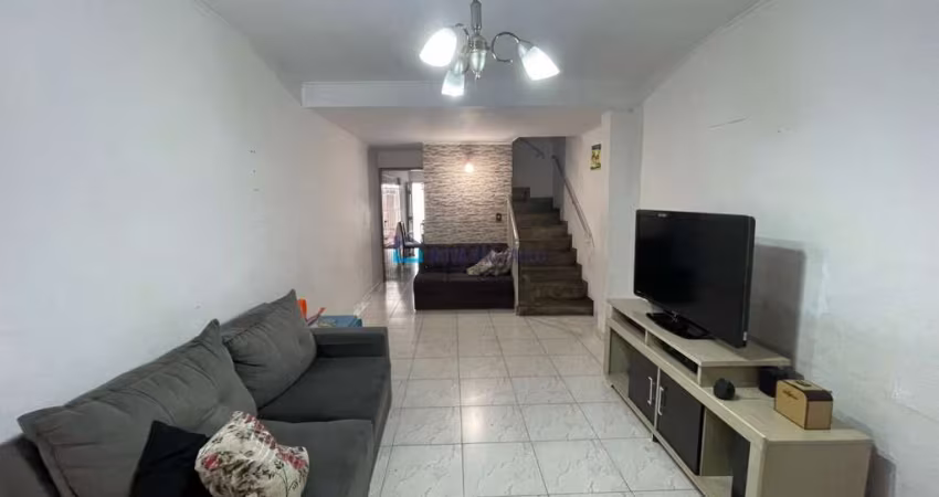Sobrado com 02 dormitórios; região Jabaquara.