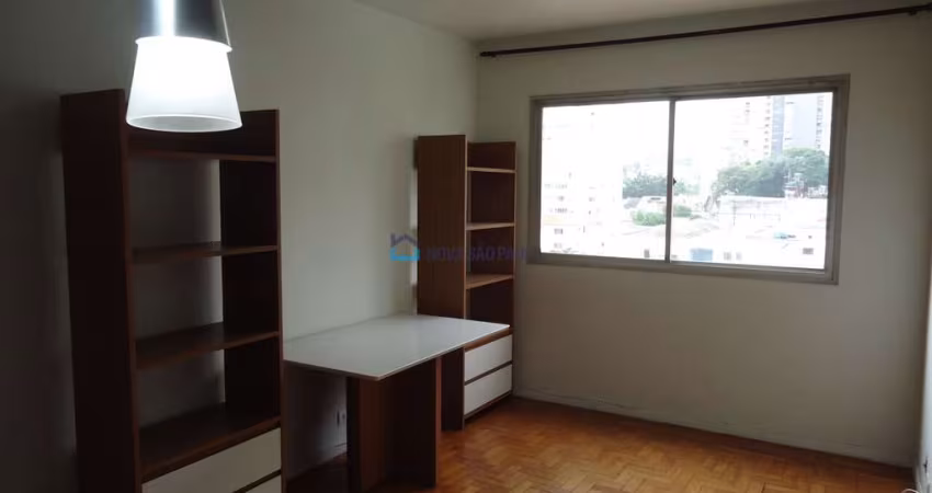 Apartamento vago, andar alto Vila Clementino! 400m, 5 min a pé ao Metrô Hospital São Paulo .