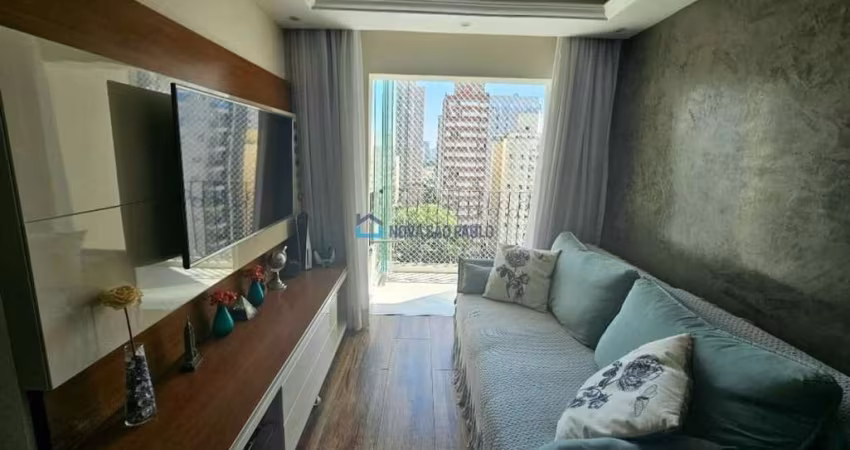 Apartamento a venda Vila Olímpia. 2 dormitórios. 1 vaga. Vago.