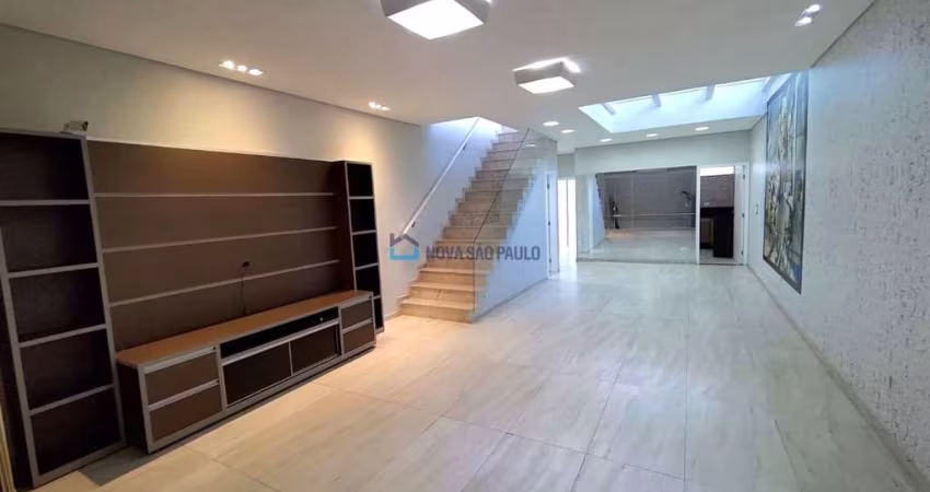 Sobrado 2 Suítes e 2 Vagas à Venda no Ipiranga