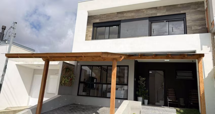 Casa de condomínio 3 dormitórios à venda no Bairro Vila Augusta com 126 m² de área privativa - 1 vaga de garagem