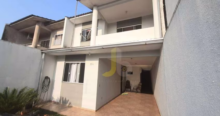 Sobrado no Periolo com grande sobra de terreno