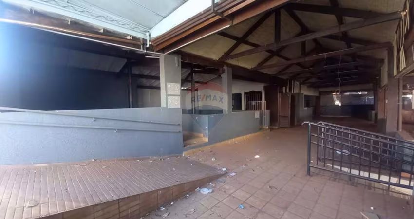 Oportunidade Imperdível: Imóvel Comercial Ideal para Restaurante com 880 m² de Área Construída