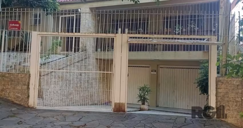 Casa com 3 quartos para alugar na Rua Fagundes Varela, Santo Antônio, Porto Alegre