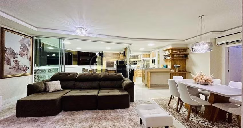 3 Suites e 3 Vagas na Meia Praia!