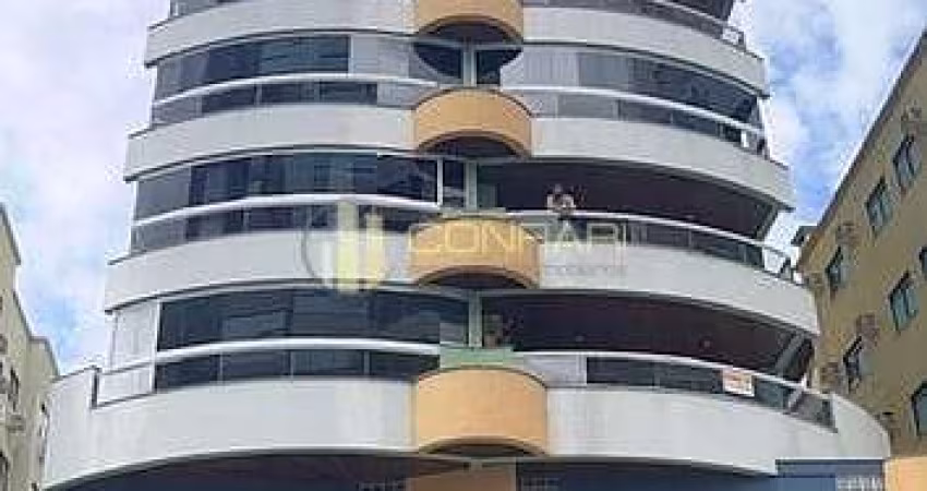Apartamento Semi Mobiliado na Quadra mar
