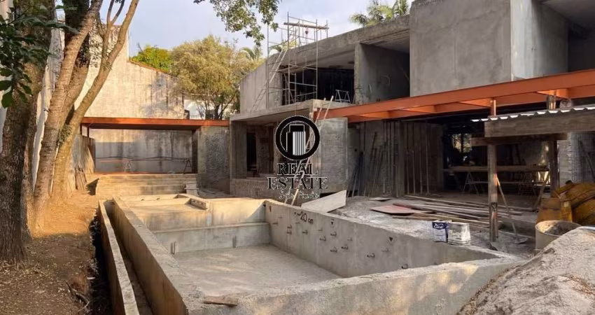 Casa para Venda - 800m², 5 dormitórios, sendo 5 suites, 6 vagas - Jardim América