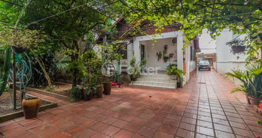 Terreno comercial à venda na Rua Antônio Joaquim Mesquita, 367, Passo da Areia, Porto Alegre