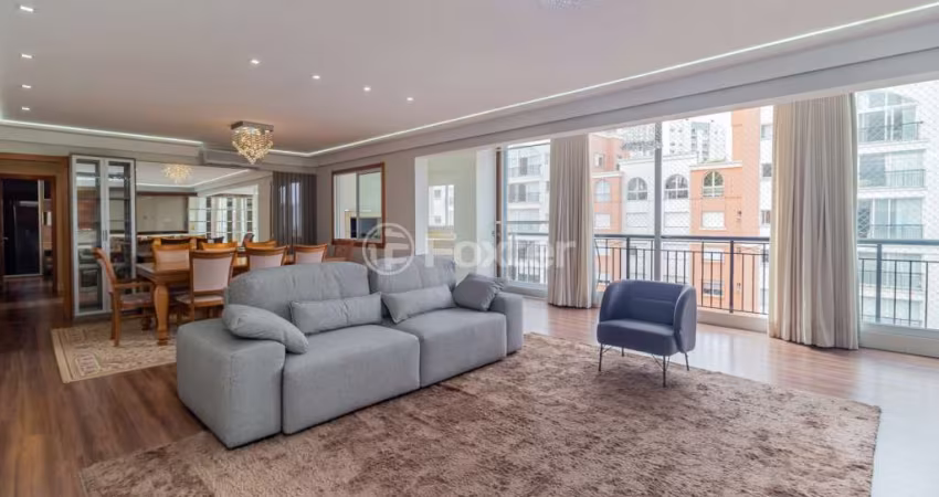 Apartamento com 3 quartos à venda na Avenida Túlio de Rose, 400, Jardim Europa, Porto Alegre