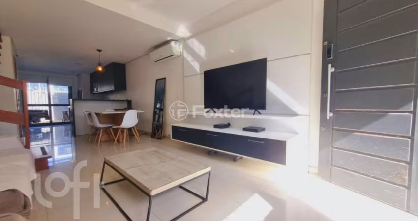 Casa com 2 quartos à venda na Rua Doutor Sérgio de Figueiredo, 84, Guarujá, Porto Alegre