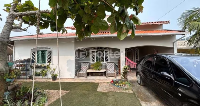 Casa com 3 quartos à venda na Rua Júlia Caetano Dutra, 15, Praia de Fora, Palhoça