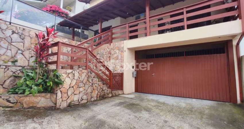Casa com 3 quartos à venda na Rua Virgínia Quint, 6, Centro, São José