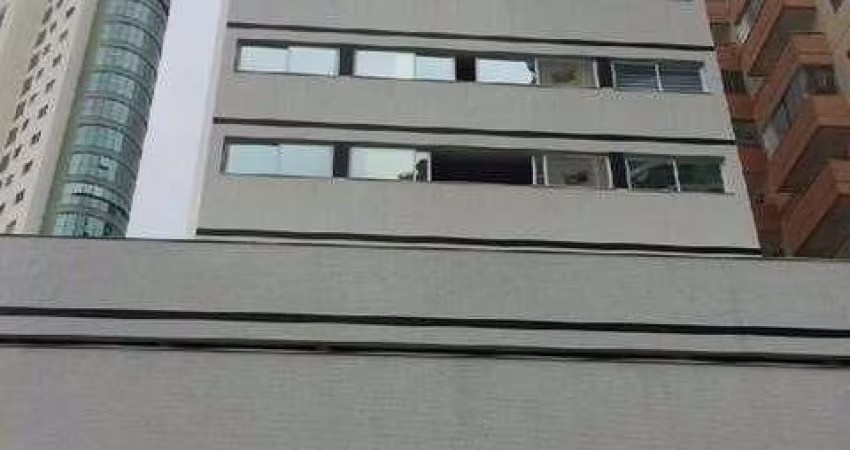 Apartamento na Av. Brasil com 3 dormitórios (1 suite + 2 demi) + 02 vagas no Centro de Balneário