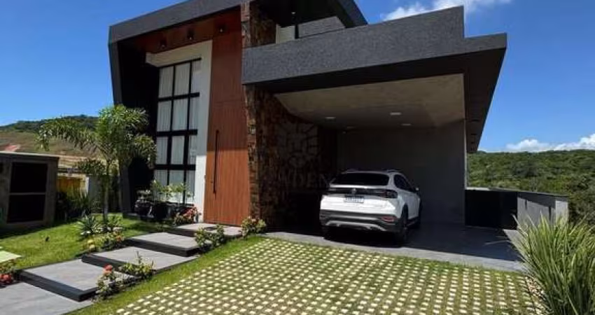 Casa em Condominio Fechado em Colinas de Camboriu Village