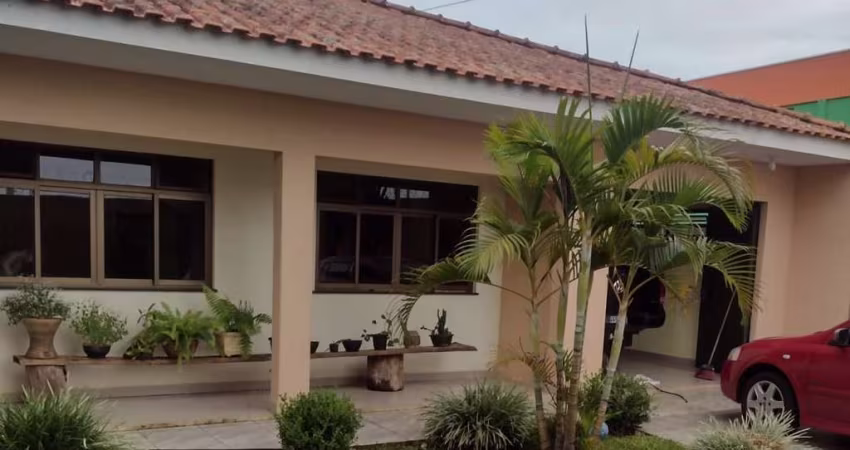 Casa Residencial com 3 quartos  à venda, 260.00 m2 por R$750000.00  - Colonia Dona Luiza - Ponta Grossa/PR