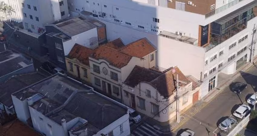 Casa Residencial com 3 quartos  à venda, 364.00 m2 por R$1500000.00  - Centro - Ponta Grossa/PR