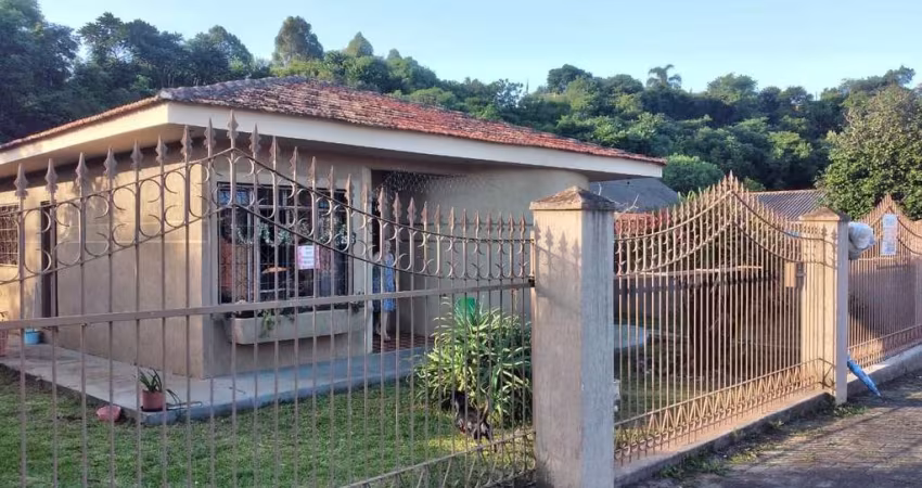 Casa Residencial com 3 quartos  à venda, 423.00 m2 por R$550000.00  - Nova Russia - Ponta Grossa/PR