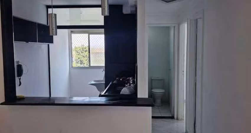 Olha que oportunidade, para você que busca um apartamento desocupado e reformado na Parada XV de Novembro!