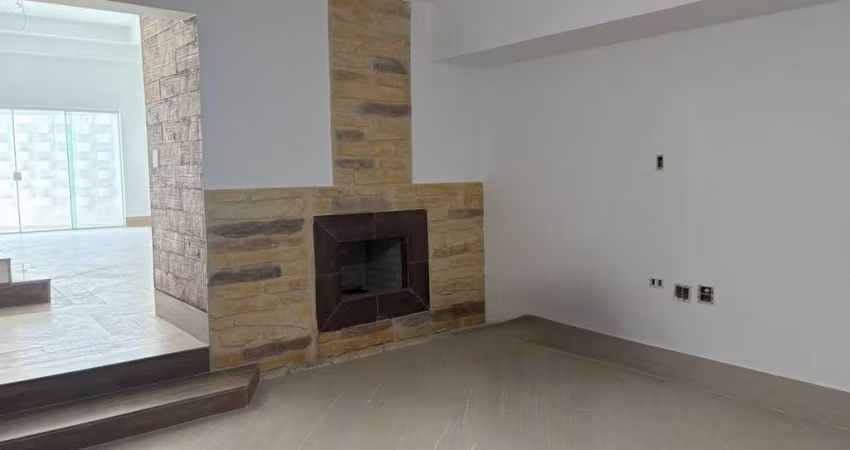 Procurando um sobrado espaçoso, bem localizado e com um ambiente agradável? Temos o imóvel perfeito para você!