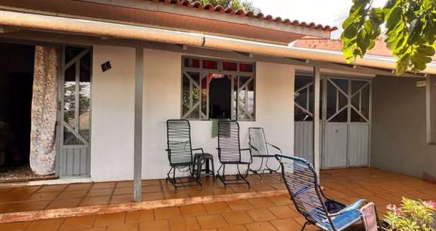 Casa para venda no Arco-Íris com terreno inteiro